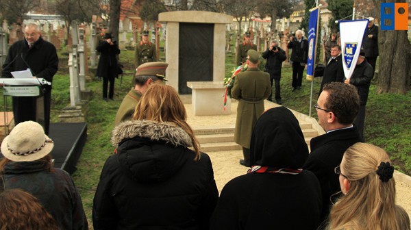 Kattintson, ha szeretné látni a többi képet!