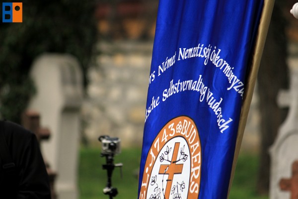 Kattintson, ha szeretné látni a többi képet!