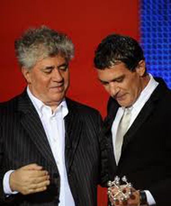 Pedro Almodovar, Banderas
