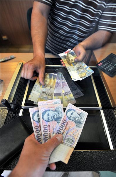 penzvaltas_euro_forint_svajci_frank_arfolyam1