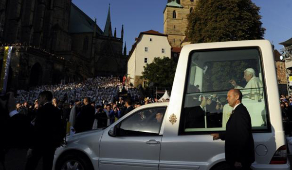 Papa_Benedek_Erfurt_2011