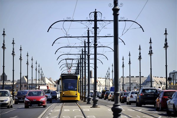 Margit_hid_Budapest_villamos_bkv