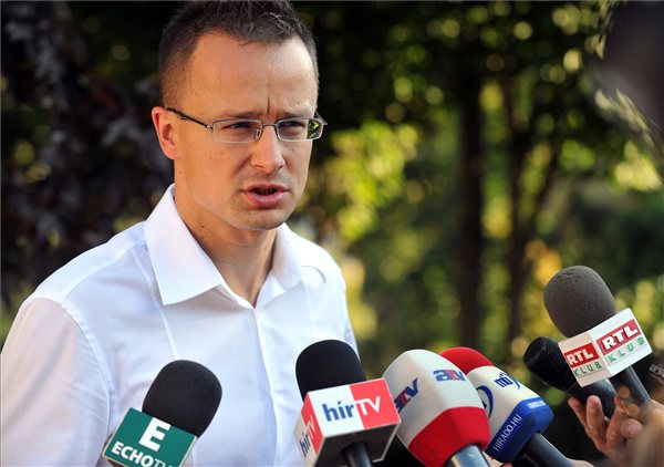 Szijjarto_Peter_akciotervet_jelent_be