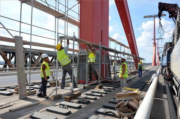 festik_a_Rakoczi_hidat_Lagymanyosi1