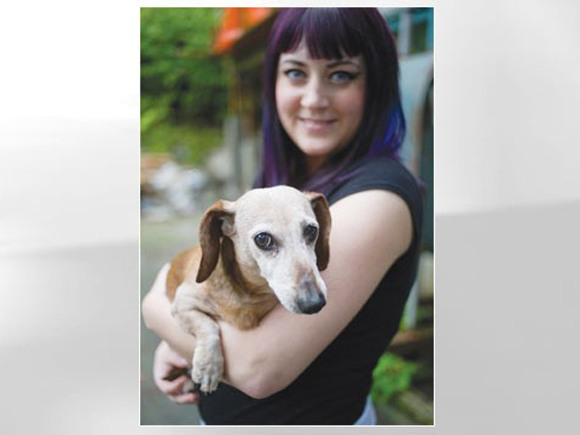 medvebokszolo_no_a_tacskoval