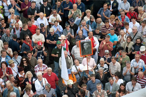 tuntetetes_szakszervezeti_demonstracio2011_09_29