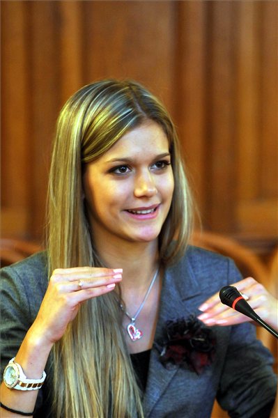 Weisz_Fanni_hallasi_fogyatekos_fotomodell