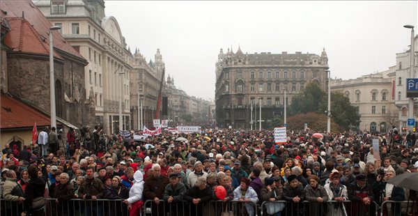 egymillioan_sajtoszabadsagert_demonstracio2011_okt23