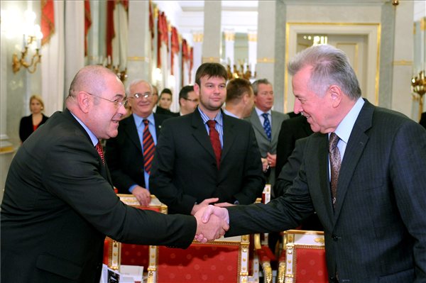 maert_Schmitt_Pal_Pasztor_Istvan_VMSZ