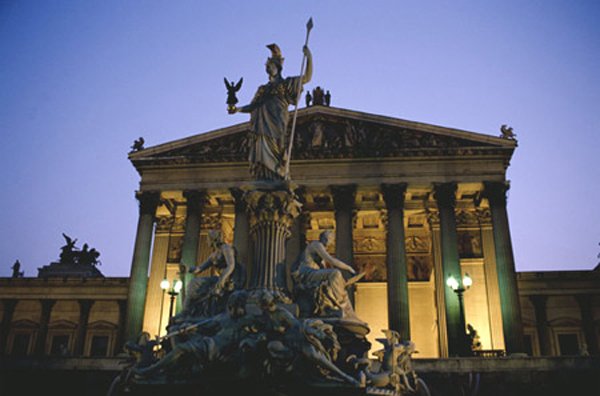 ausztria_osztrak_parlament_Becs1