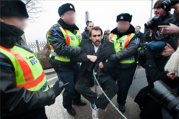 lmp_demonstracio_eloallitas_Vago_Gabor_2011dec