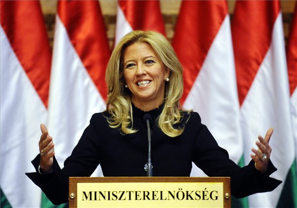 Selmeczi_Gabriella_sajtotaj_00