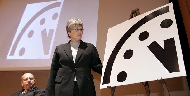 doomsdayclock_vegitelet_vilagvege_ora