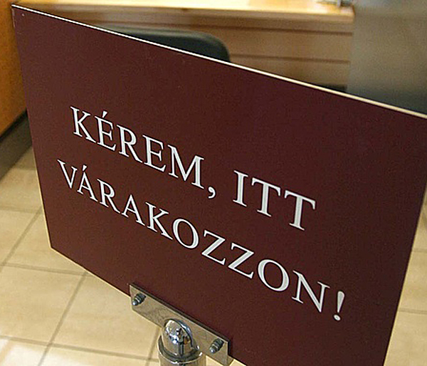 kerem_itt_varakozzon_ugyfelfogadas