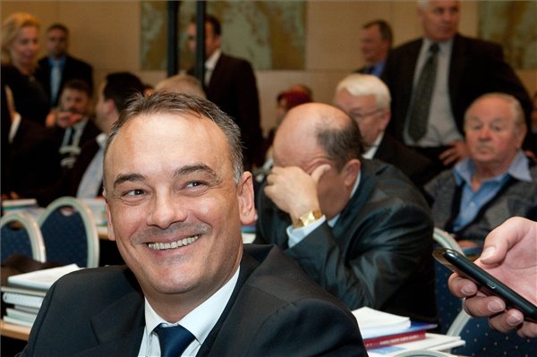 Borkai_Zsolt_MOB_elnok