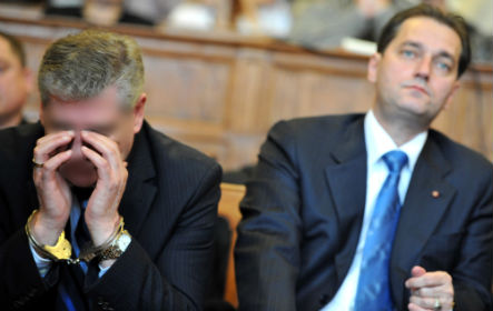 Gál (balra) nyolc és fél, Hunvald másfél évet kapott elsõ fokon