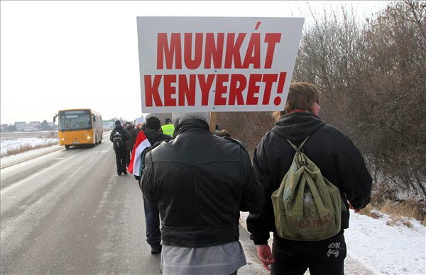 Tiltakozo_menet_Miskolc_Budapest000