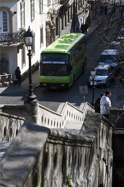 turistabusz_Budai_Var
