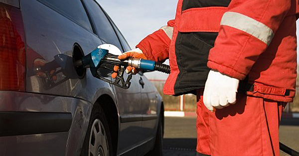 benzin_tankolas_benzinkut