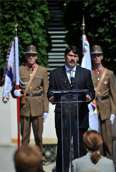 Ader_Janos_beiktatasa2