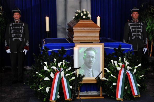 Nyiro_Jozsef_ujratemetese_Bp