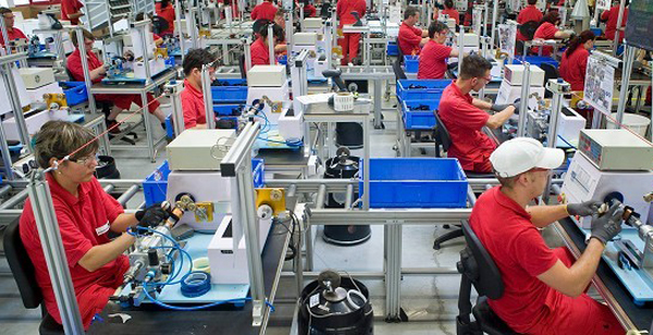 munka_gyar_uzem_dolgozok