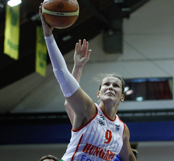 noi_roplabda_eb_sel_Horti_Dora