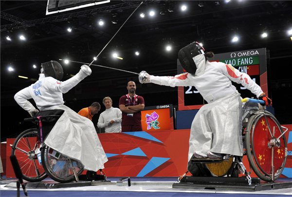 paralimpia_2012_Dani_Gyongyi_vivas_ezust_csapatban