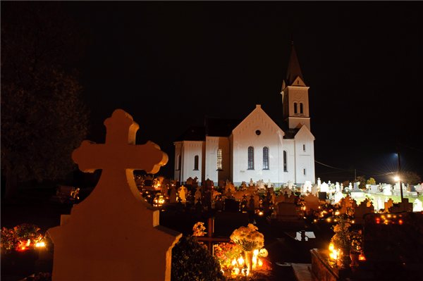 mindenszentek_halottaknapja