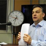 Orbán Viktor miniszterelnök élő adásban ad interjút a Kossuth Rádió 180 perc című műsorában, a Magyar Rádió stúdiójában 2013. március 1-jén. A kormányfő bejelentette: Matolcsy György nemzetgazdasági minisztert jelöli a Magyar Nemzeti Bank élére. MTI Fotó: Kovács Attila