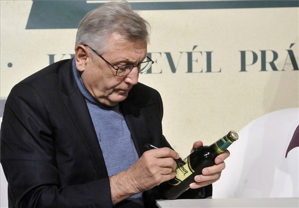 jiri_menzel_titanic2013_budapest