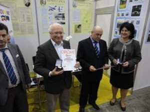 genf2013_ioan_grossu_mesterseges_szivarvany0