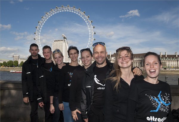 attraction_london_arnyszinhaz2013