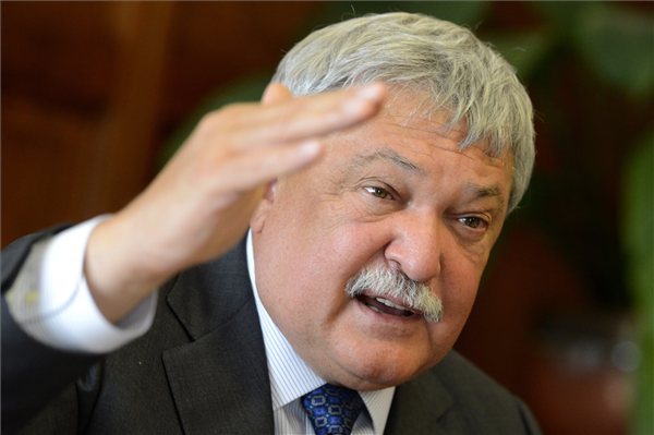 csanyi_sandor_otp_2013jul_00