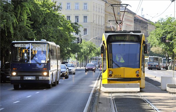 korut_bkv_bkk_villamos_busz_potlobusz_kozlekedes_bp