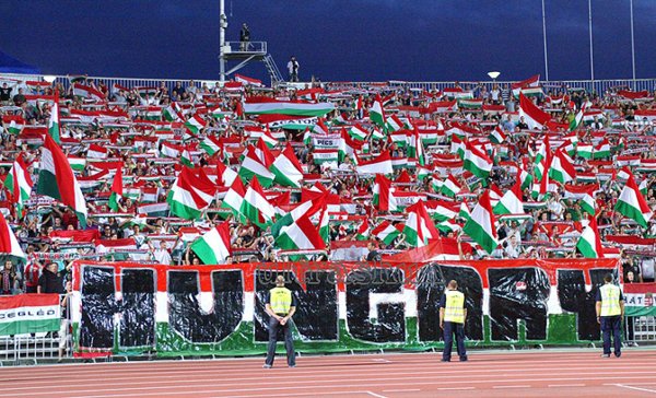 magyar_szurkolok_foci_romania2013szept