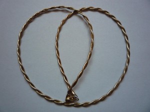 Csavart_arany_nyakl_nc_43_cm_budaors_rendorseg