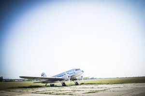 A főszereplő Li-2 utasszálító repülőgép