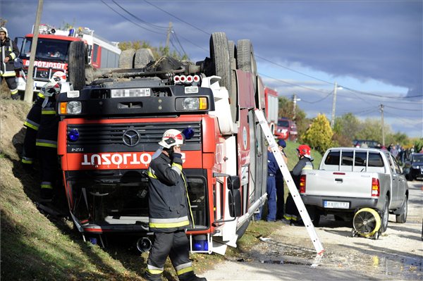 tuzoltos_baleset_diosd_2013okt