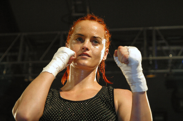 Csabi_Bettina_00_noi_box