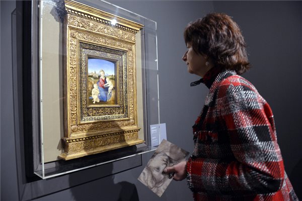 Raffaello_szepmuveszeti_muzeum_eszterhazy_madonna_2013dec