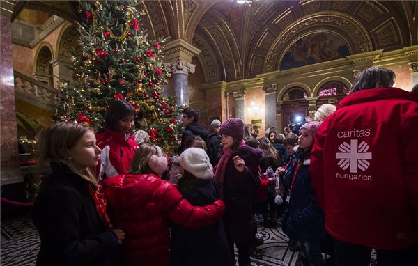 ditotoro_opera_2013dec5_jonak_lenni_jo_jotekonysag