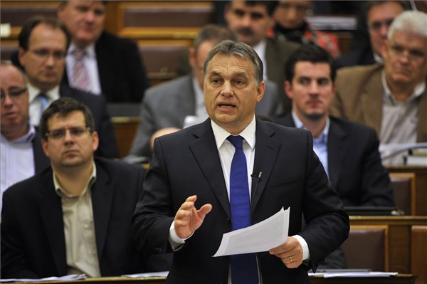 orban_viktor_parlament_2013dec2
