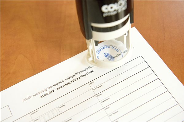 ajanloiv_valasztas2014_nemzetisegi