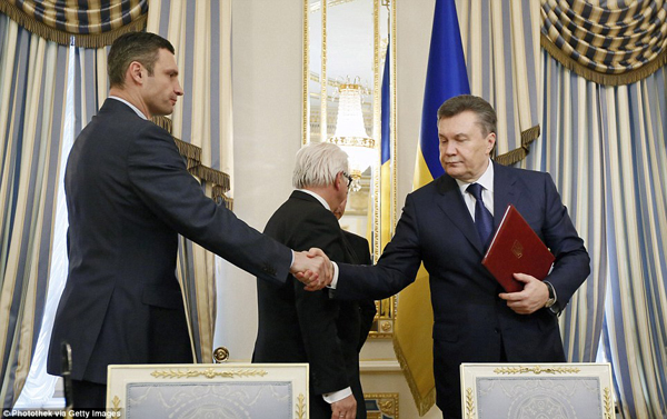 janukovics_megallpodas_ukran_valsag