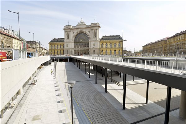 4_es_metro_keleti_palyaudvar_vegallomas_2014marc