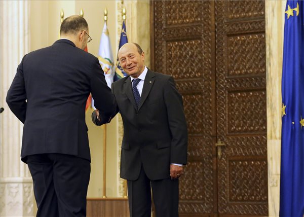 roman_kormanyalakitas_kelemen_h_basescu_2014marc5