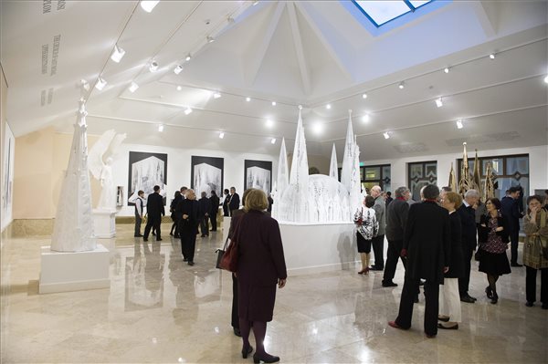 vigado_makovecz_i_kiallitas_2014marc16