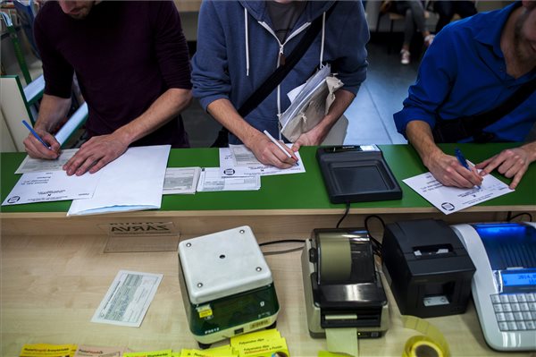 posta_szja_feladas_2014