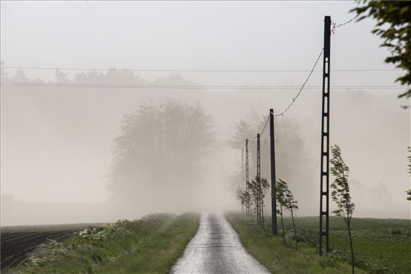 viharos_szel_homokvihar_zala2014majus